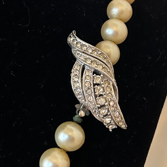 Genuine Creme Pearls by J&L Hartzberg - Picture 3 of 6